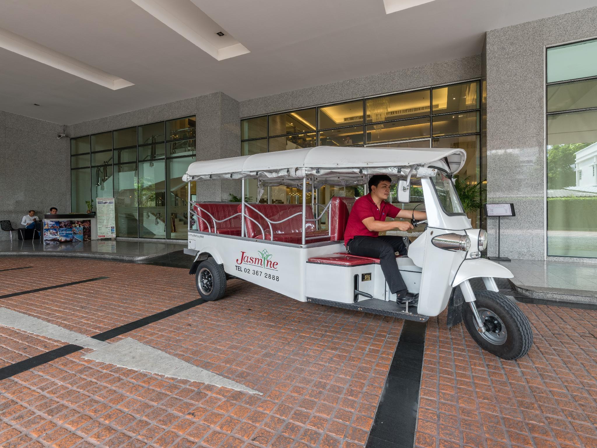 茉莉花豪华公寓-Sha认证 曼谷 外观 照片 The Tuk-Tuk