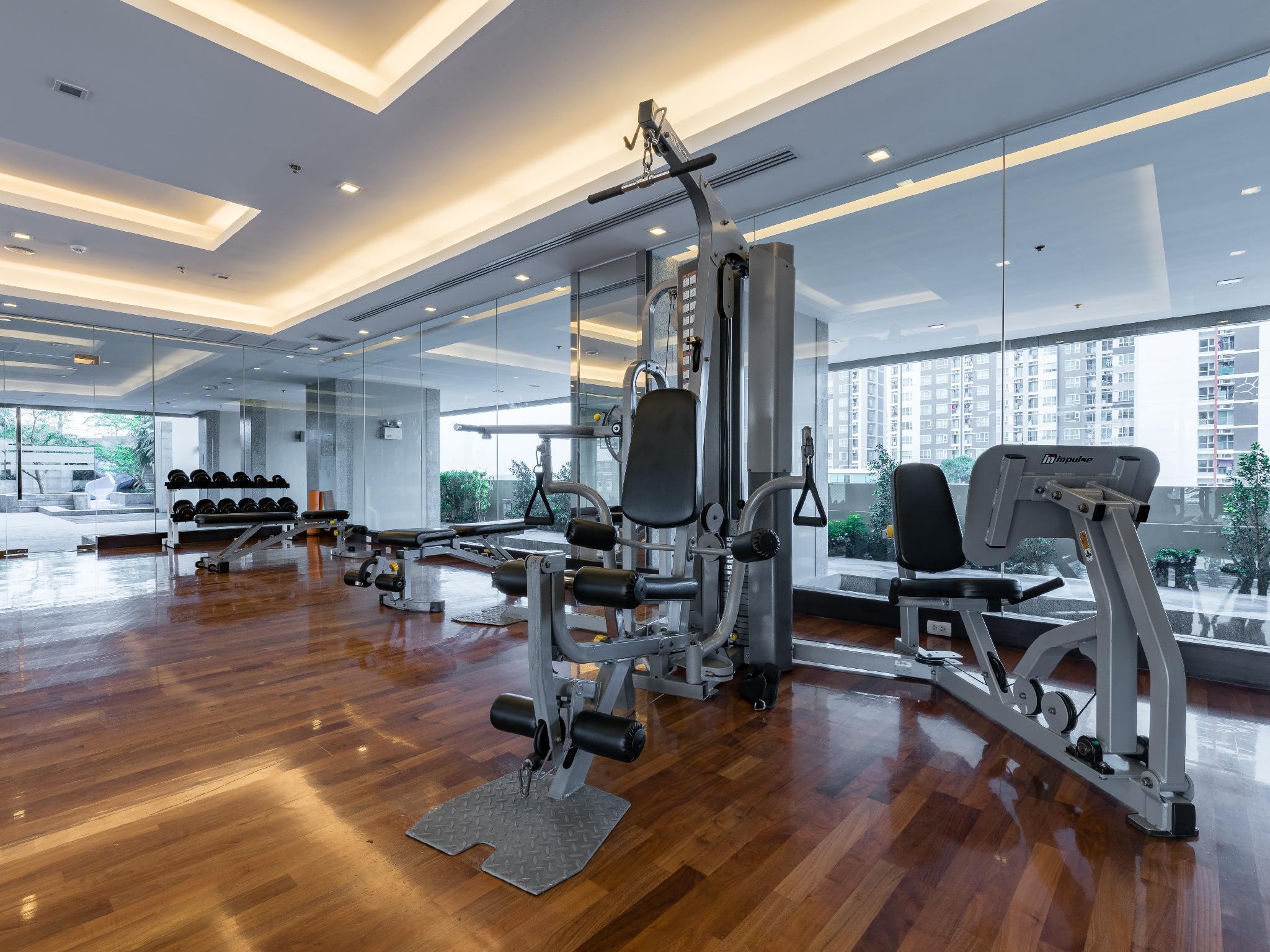 茉莉花豪华公寓-Sha认证 曼谷 外观 照片 The gym at the 1016 Residences