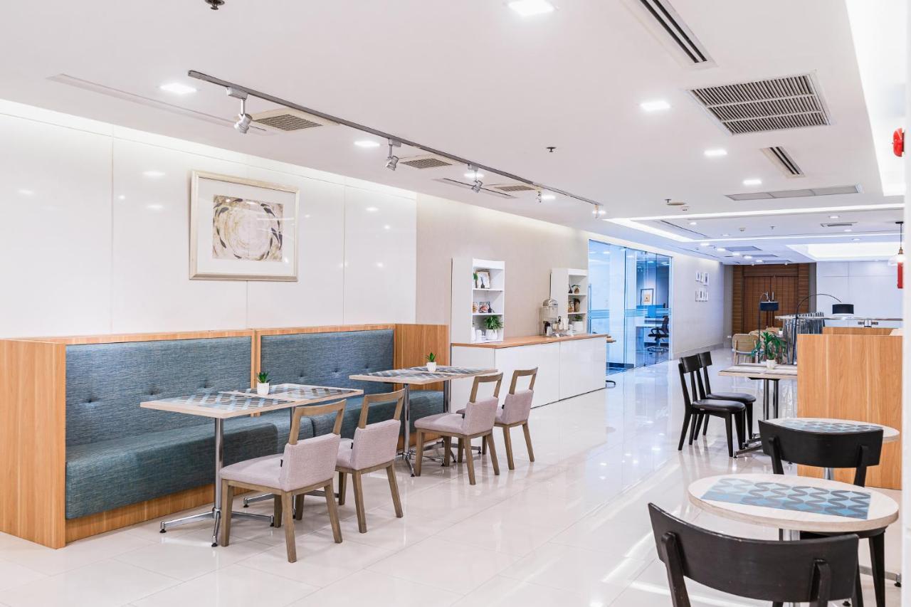 茉莉花豪华公寓-Sha认证 曼谷 外观 照片 The hospital's cafeteria