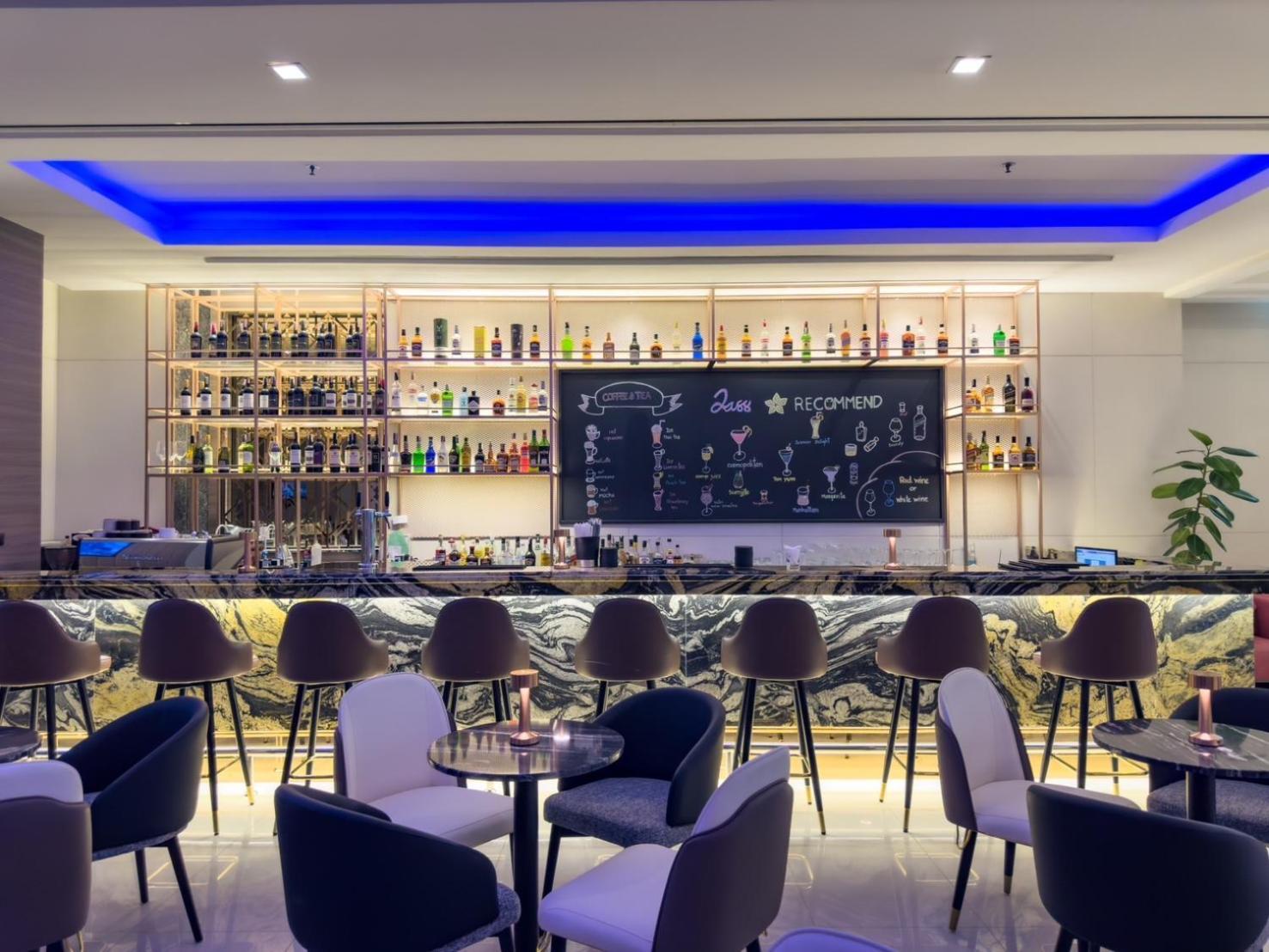 茉莉花豪华公寓-Sha认证 曼谷 外观 照片 The bar at the lounge