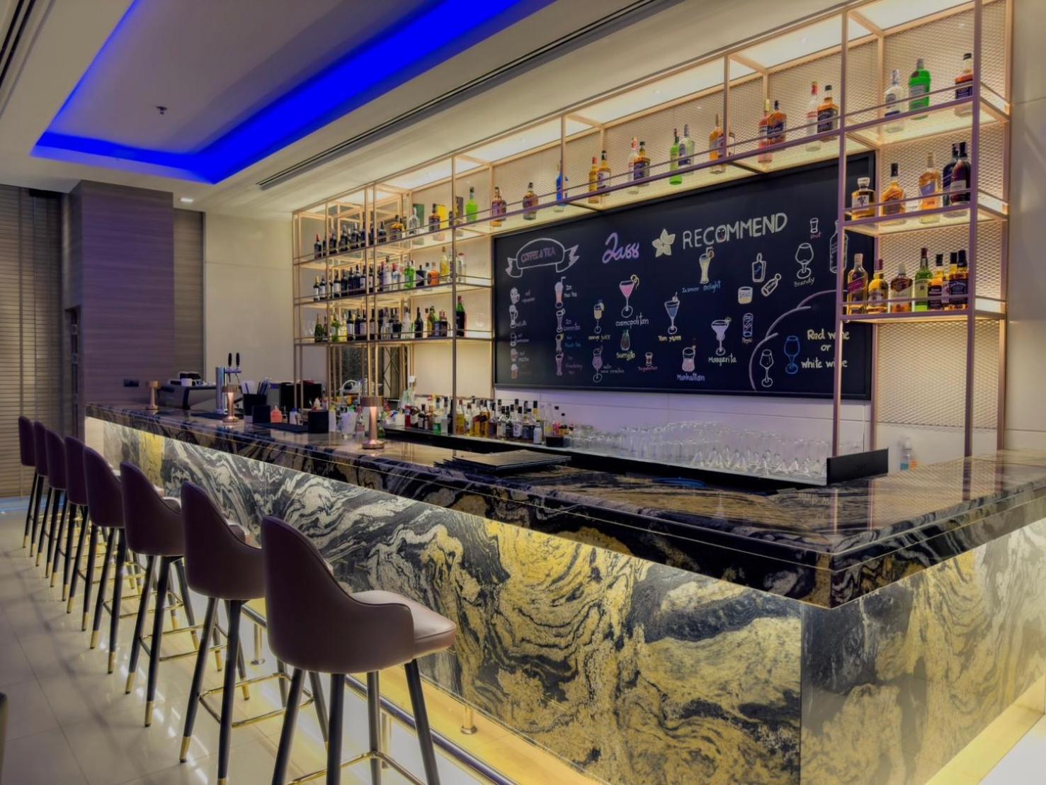 茉莉花豪华公寓-Sha认证 曼谷 外观 照片 The bar at the lounge